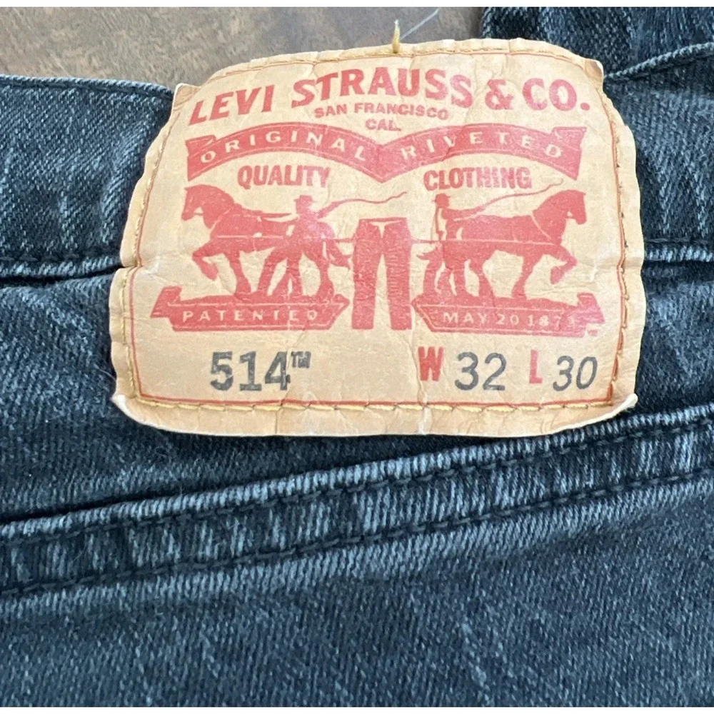 Mens levi strauss  Black 514 size 32x 30 zip fly straight leg 5 pocket cotton